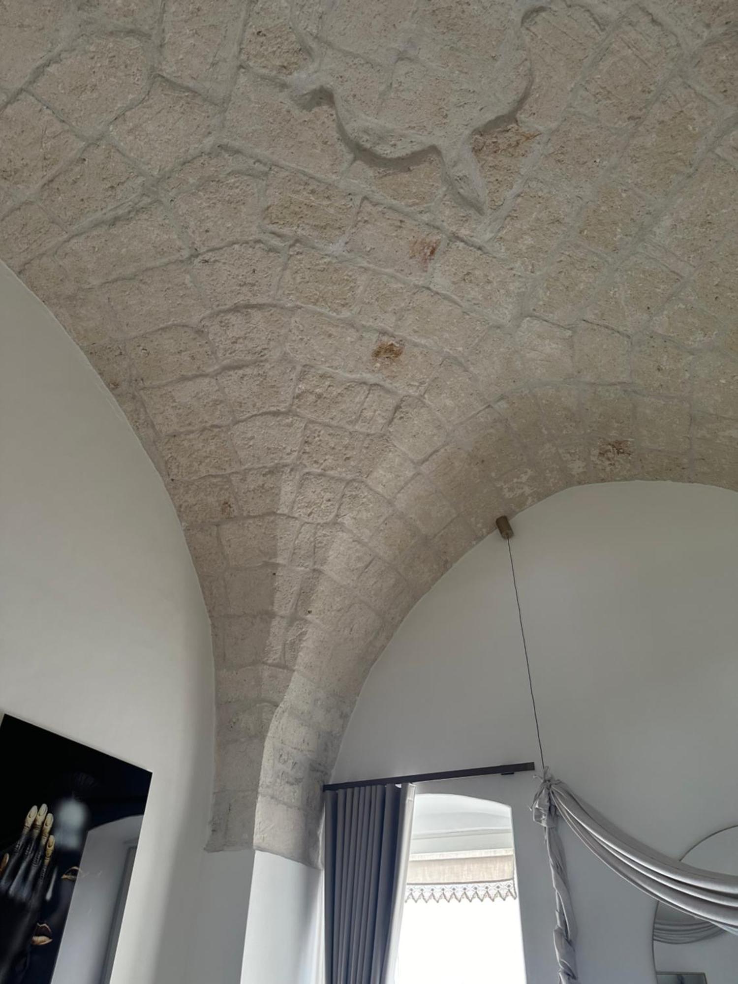 Suite Sami Charming Home Ostuni Bagian luar foto