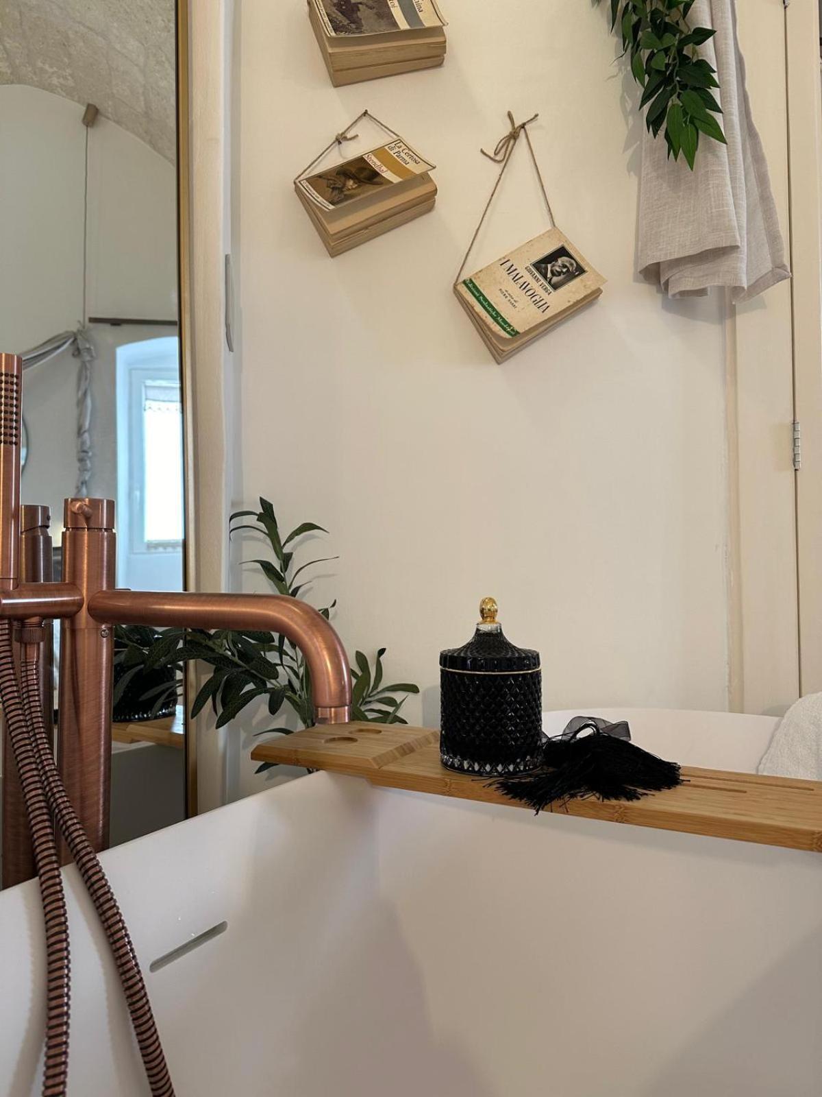Suite Sami Charming Home Ostuni Bagian luar foto