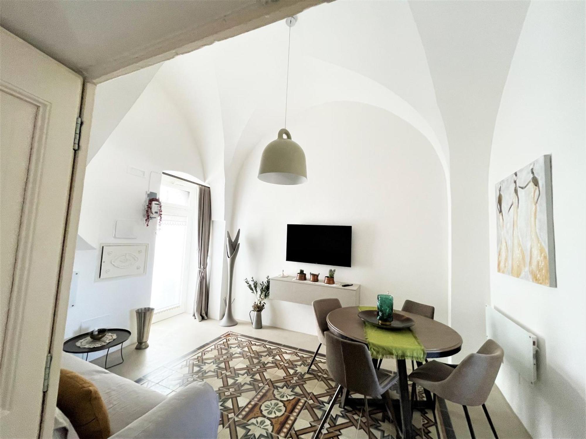 Suite Sami Charming Home Ostuni Bagian luar foto